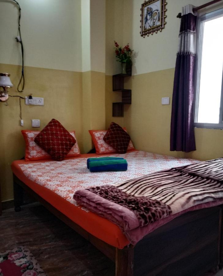 Azure Family Paying Guest House Varanasi Habitación foto